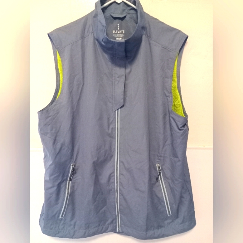 Men's Large size ELEVATE Athletic Vest